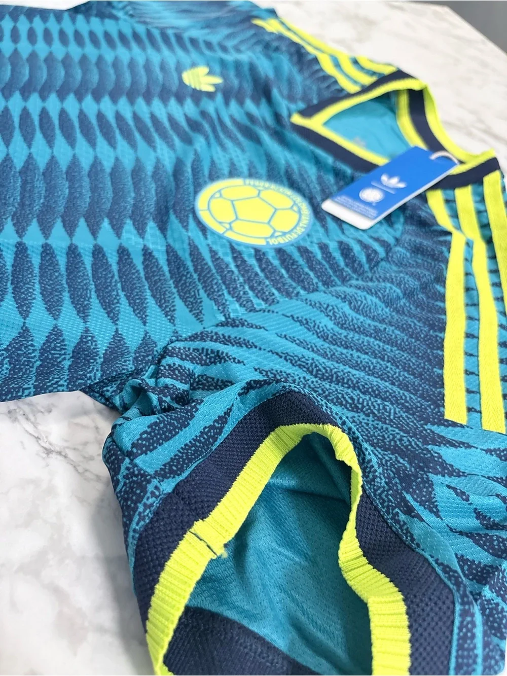 Adidas Colombia 2026 Away Authentic Jersey Slim Fit Size L (Fits Like M)